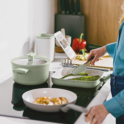 Dagelijks gebruik van LEO Sauteerpan in een moderne keuken